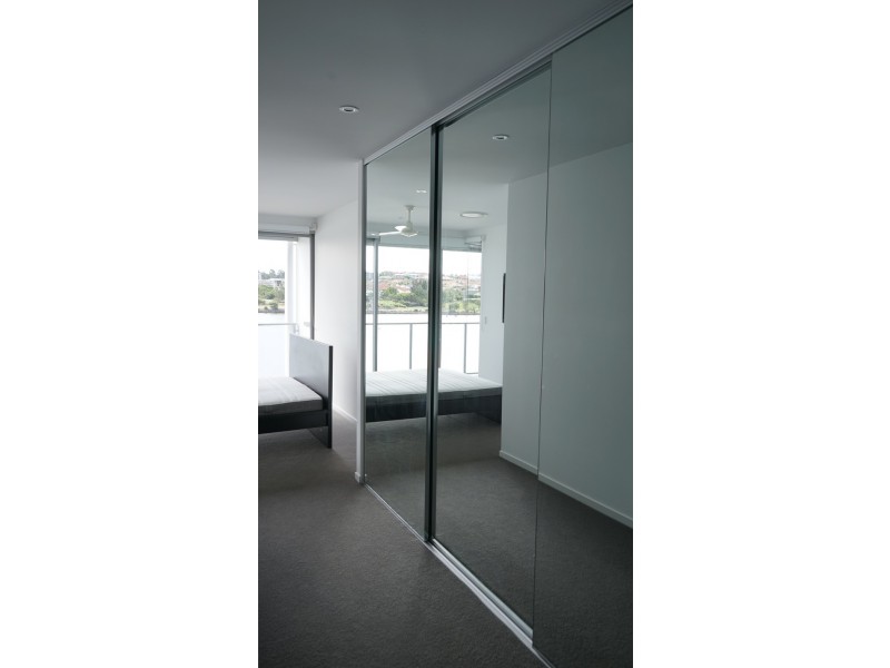 15 South Bay Drive, Varsity Lakes QLD 4227