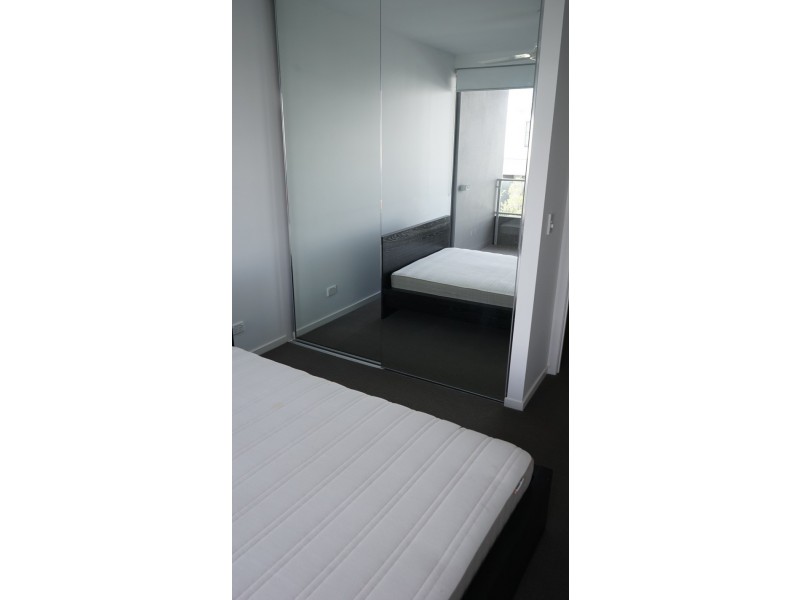 15 South Bay Drive, Varsity Lakes QLD 4227