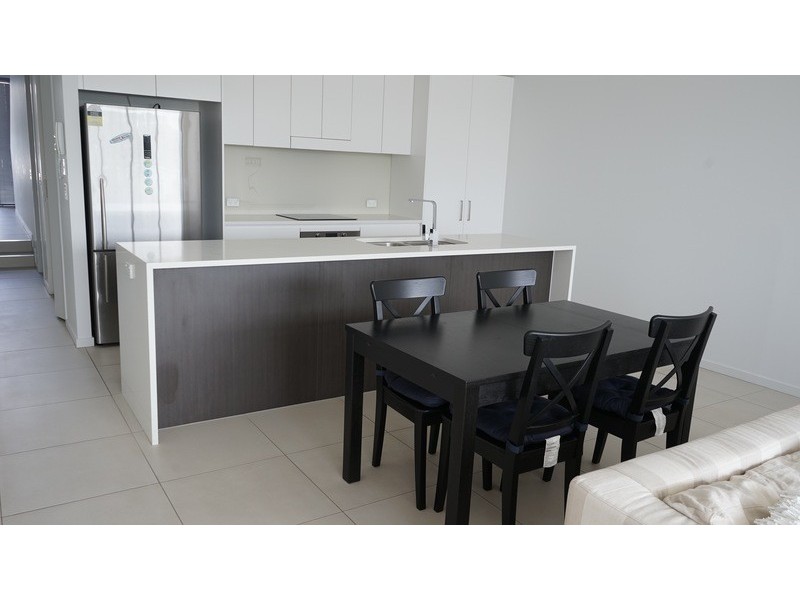 15 South Bay Drive, Varsity Lakes QLD 4227