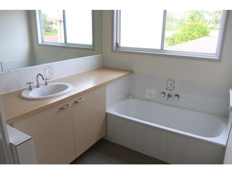 3 Chotai Place, Coopers Plains QLD 4108