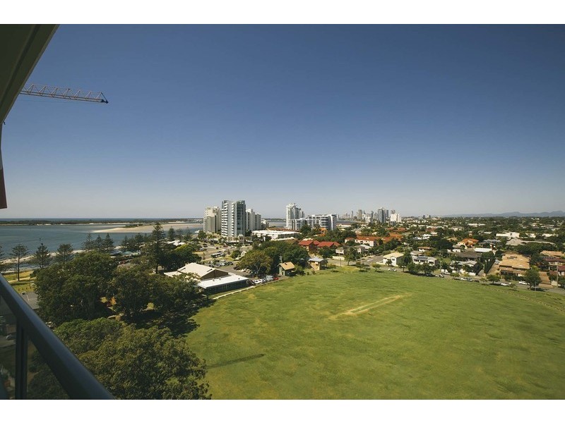 17  Bath Street, Labrador QLD 4215