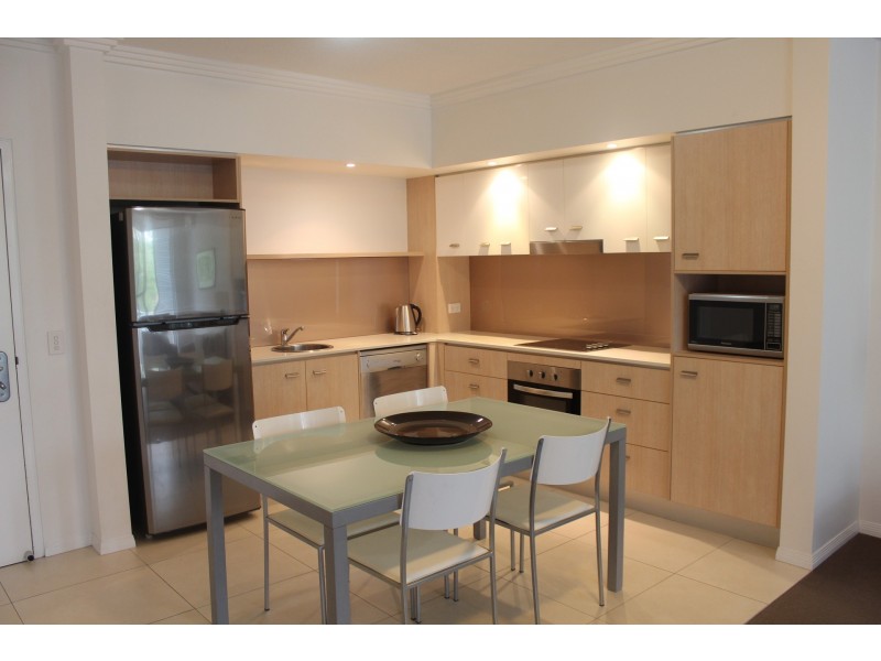 176/1-7 Moores Crescent, Varsity Lakes QLD 4227