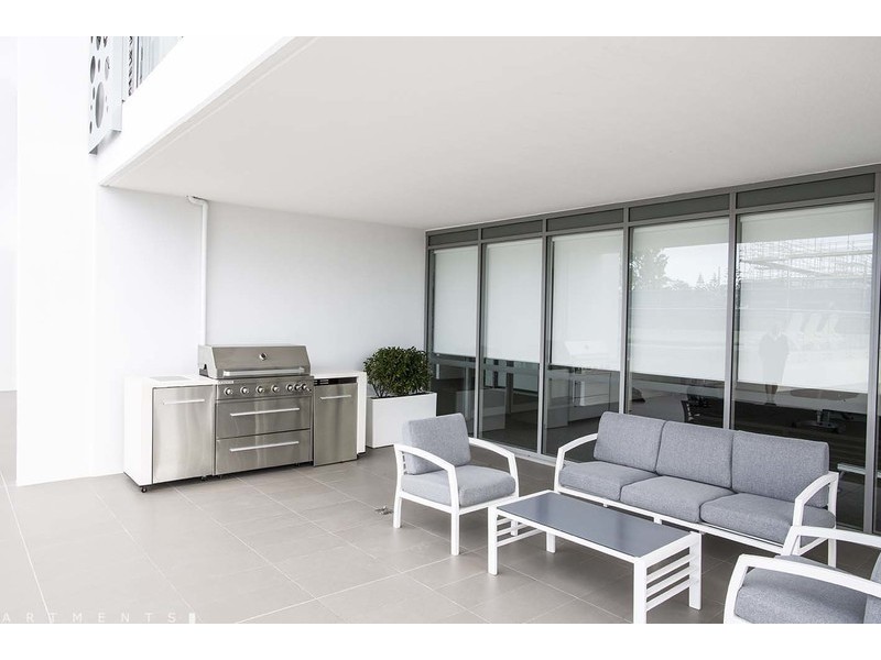 17  Bath, Labrador QLD 4215