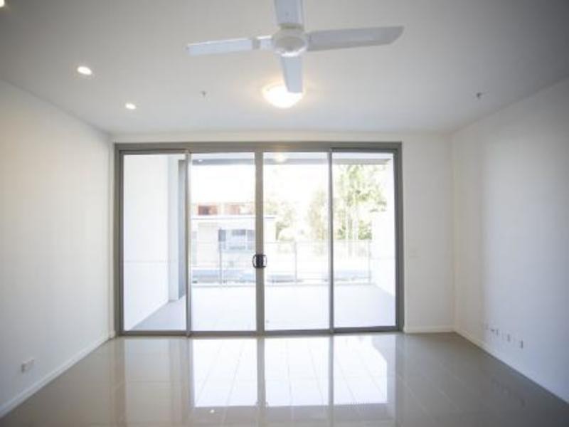 Marine Parade, Labrador QLD 4215