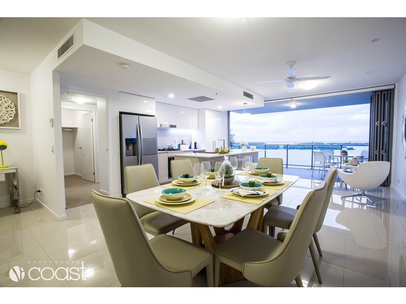 378  MARINE PARADE, Labrador QLD 4215