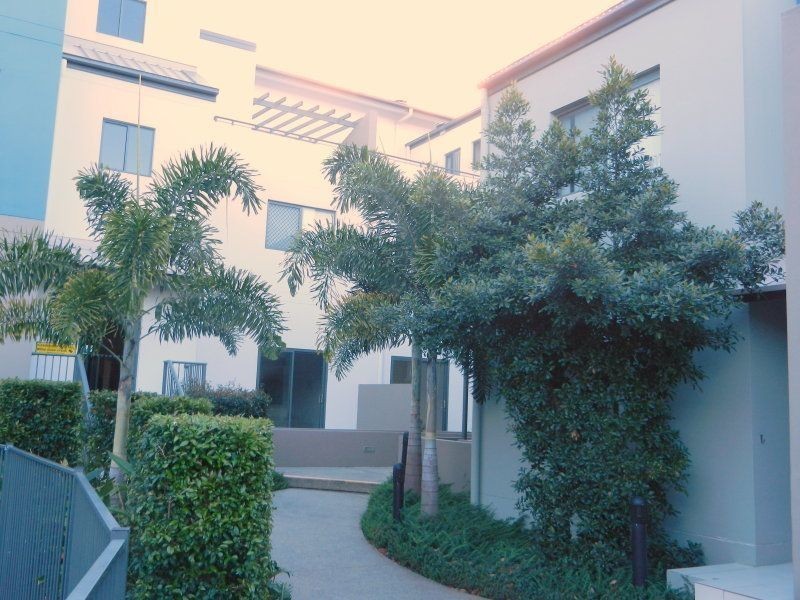 B17 Acacia Court, Robina QLD 4226