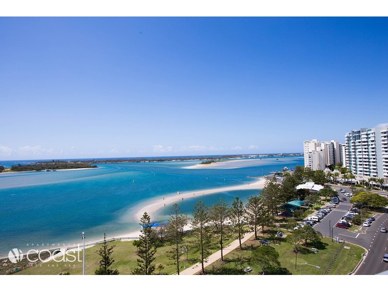 378 MARINE Parade, Labrador QLD 4215