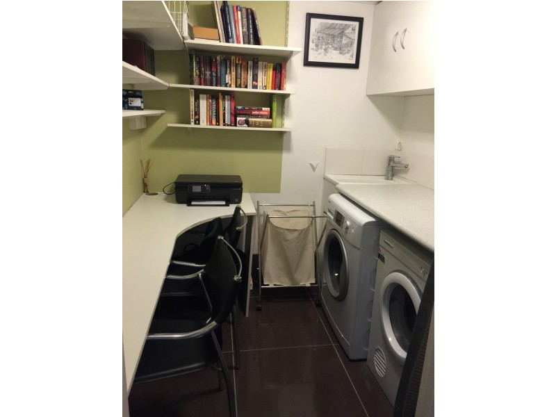 24 Dunmore TCE, Auchenflower QLD 4066