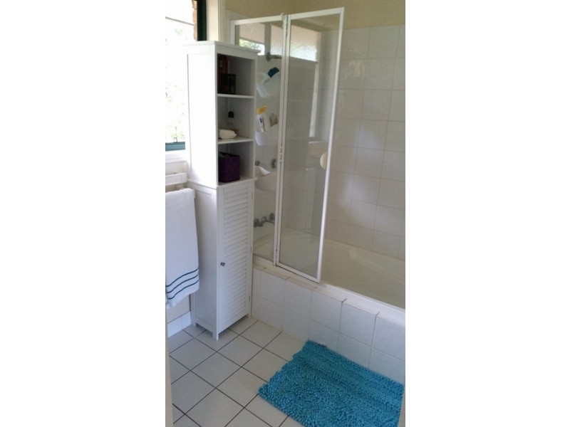 1 Highridge Rd, Springfield QLD 4300