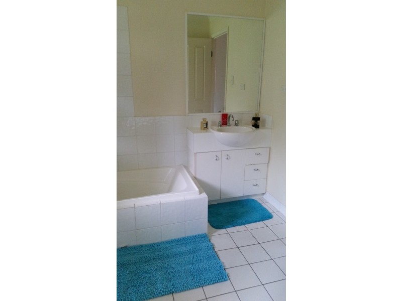 1 Highridge Rd, Springfield QLD 4300