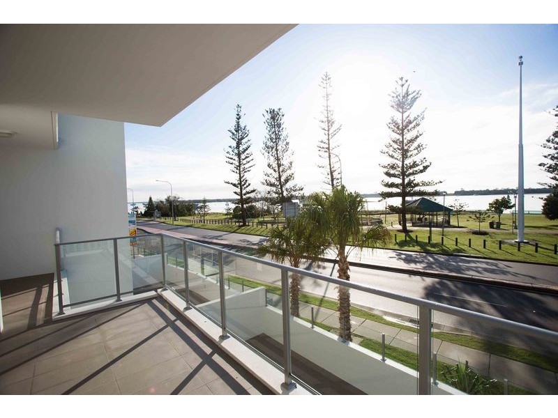 378 Marine Parade, Labrador QLD 4215