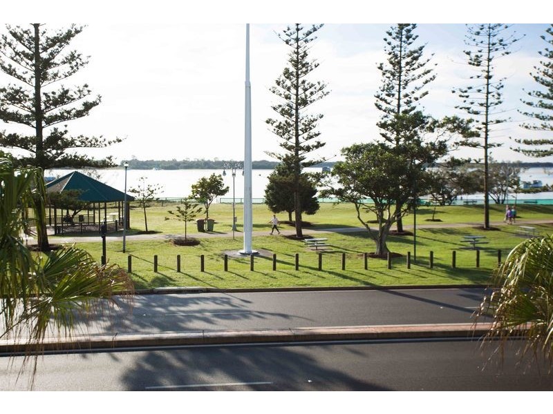 378 Marine Parade, Labrador QLD 4215