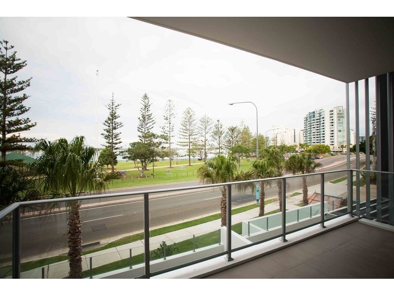 378 Marine Parade, Labrador QLD 4215