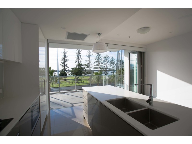 378 Marine Parade, Labrador QLD 4215