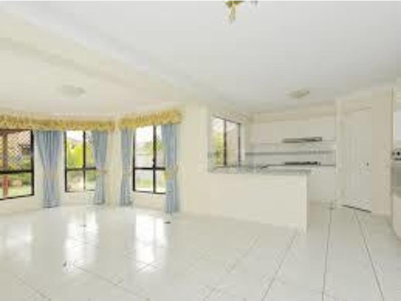 33 Silky Oak Crescent, Carindale QLD 4152