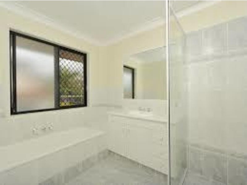 33 Silky Oak Crescent, Carindale QLD 4152