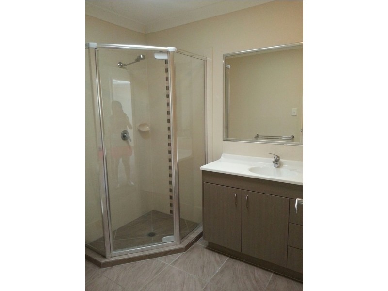 3/2 weir drive, Upper Coomera QLD 4209