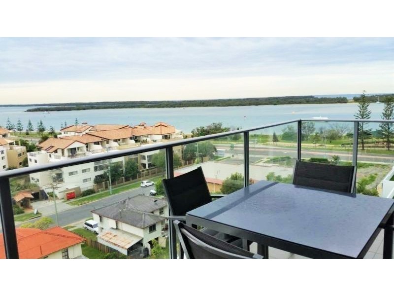 810/17 Bath Street, Labrador QLD 4215