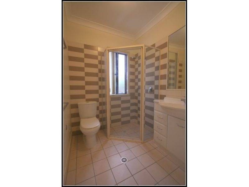 3/170 Whiting Street, Labrador QLD 4215