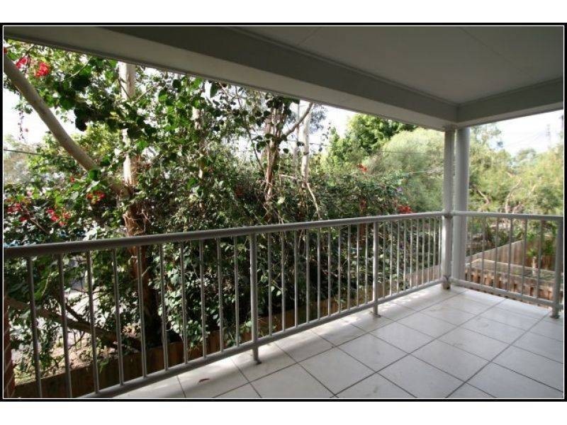 3/170 Whiting Street, Labrador QLD 4215