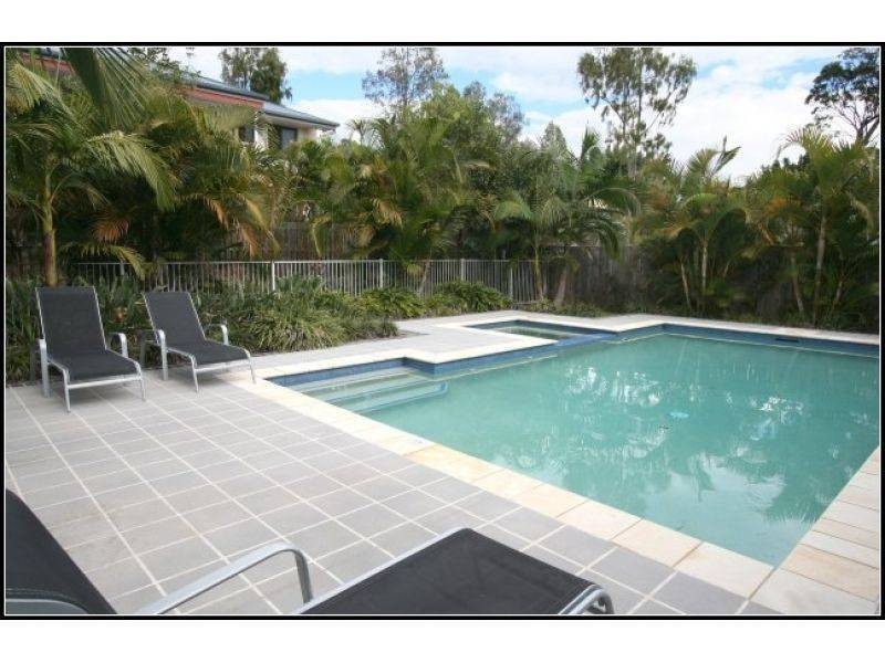 3/170 Whiting Street, Labrador QLD 4215