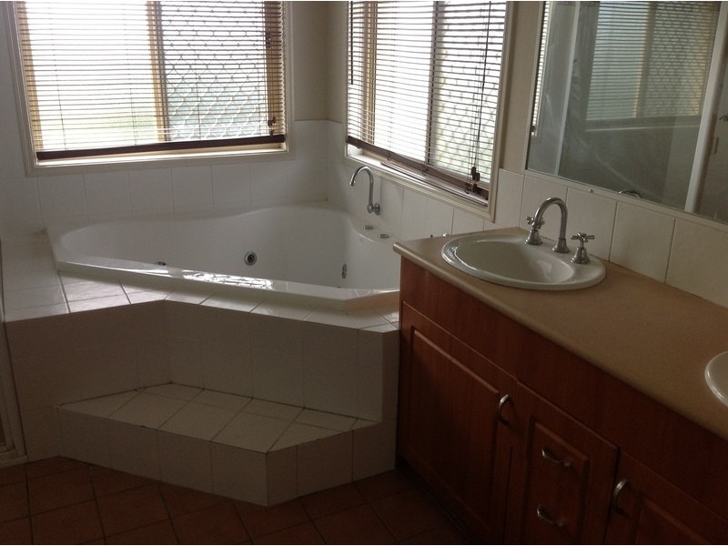 12  Coneybeer Place, Eight Mile Plains QLD 4113