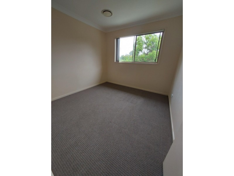 23/2 weir drive, Upper Coomera QLD 4209