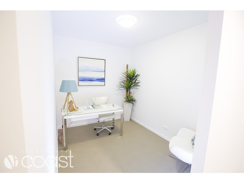 17 BAth Street, Labrador QLD 4215