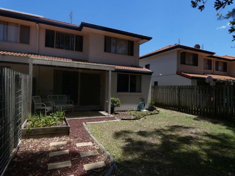 19 Harrow Place, Arundel QLD 4214