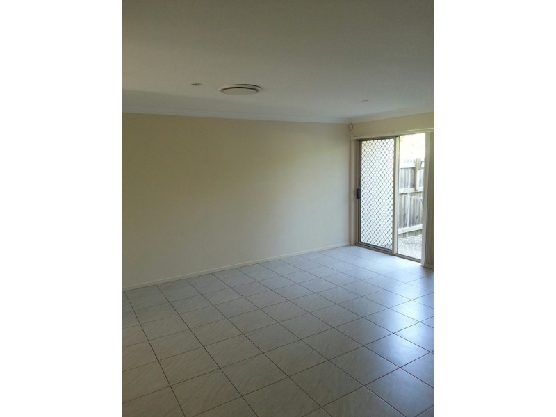 43/2 weir drive, Upper Coomera QLD 4209