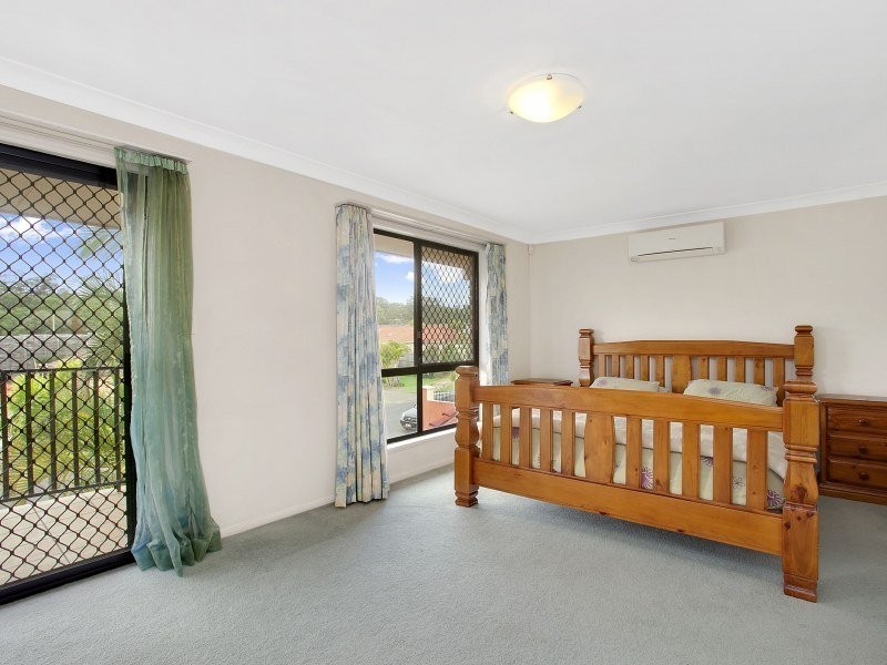 33 Silky Oak Crescent, Carindale QLD 4152