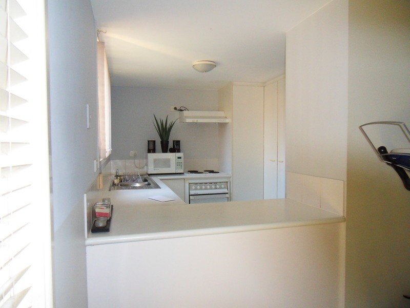 townhouse @ 11 waterford court, Bundall QLD 4217