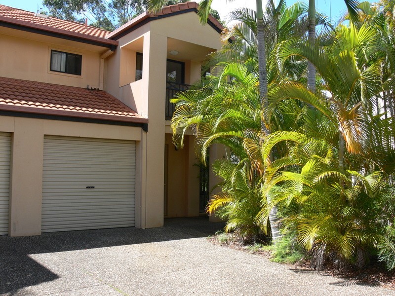 17/19 Harrow Place, Arundel QLD 4214