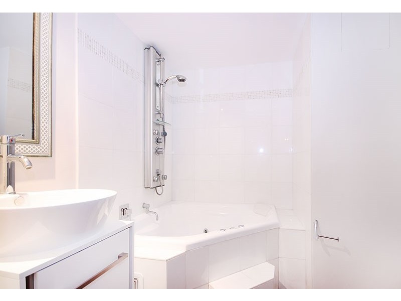 1 GOODWIN STREET, Kangaroo Point QLD 4169