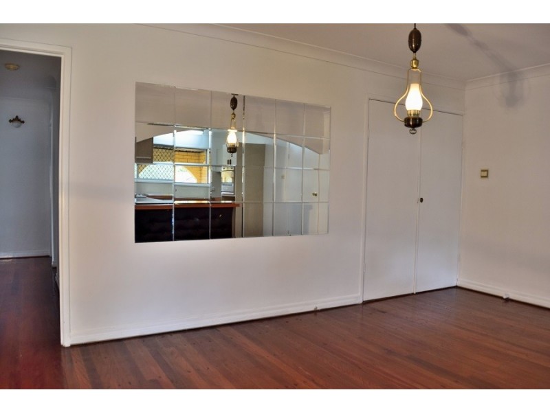 14 Benaud st, Macgregor QLD 4109