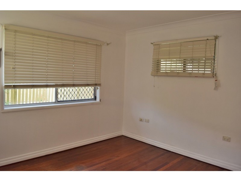 14 Benaud st, Macgregor QLD 4109