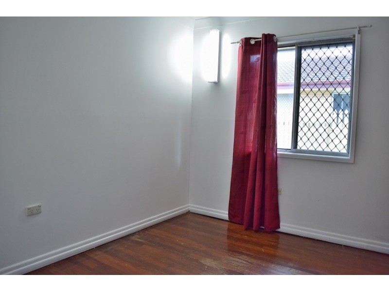 14 Benaud st, Macgregor QLD 4109