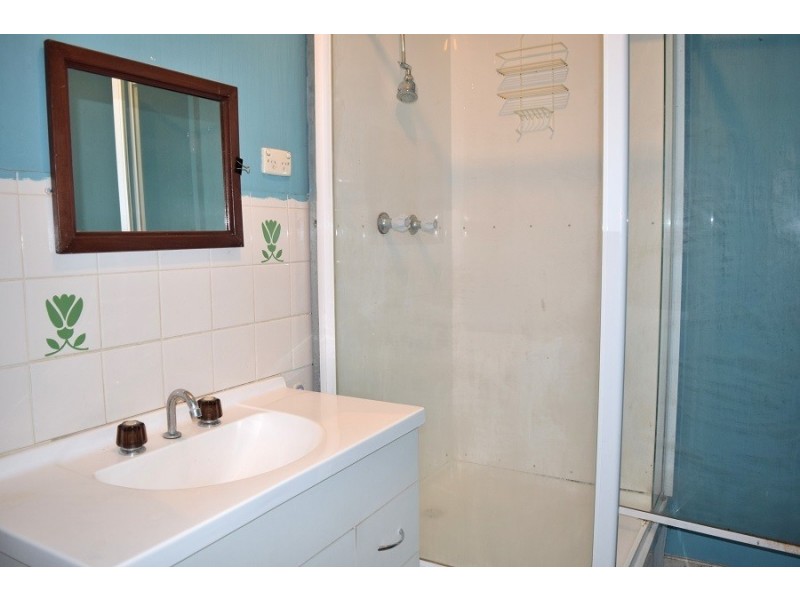 14 Benaud st, Macgregor QLD 4109