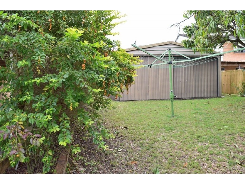 14 Benaud st, Macgregor QLD 4109