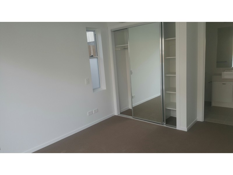 4/127 GROSVENDOR STREET, Morningside QLD 4170