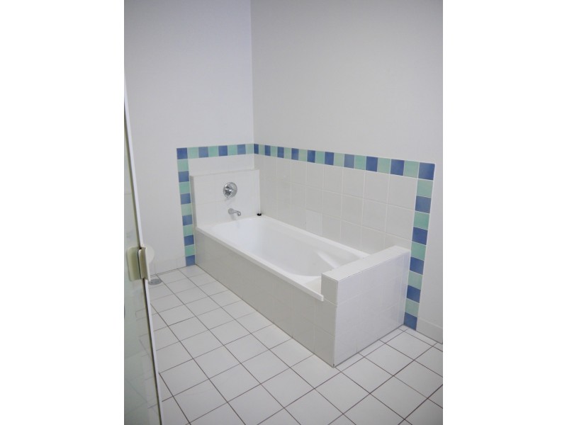 56 Chermside St, Teneriffe QLD 4005