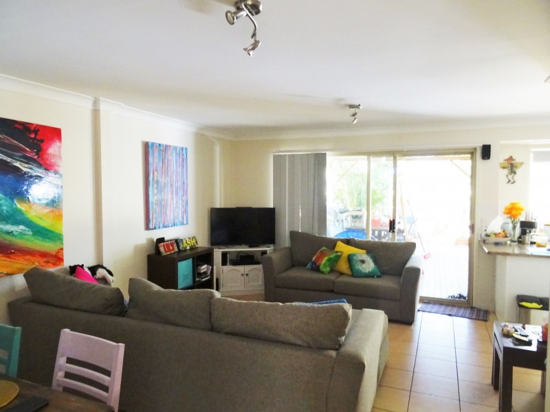 19 Harrow Place, Arundel QLD 4214