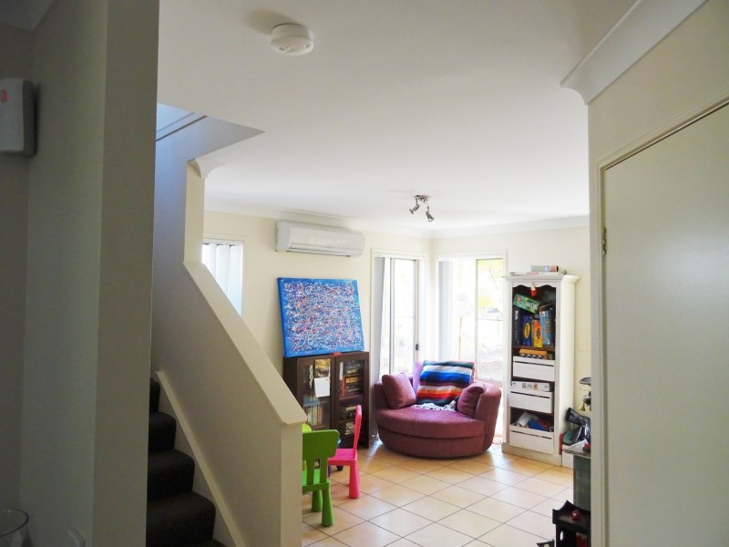 19 Harrow Place, Arundel QLD 4214