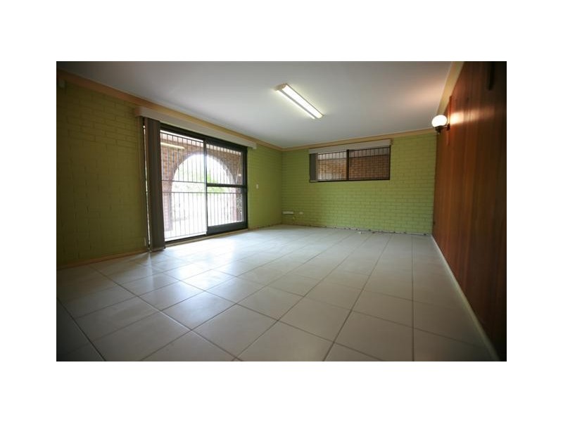 37 Veta St, Robertson QLD 4109
