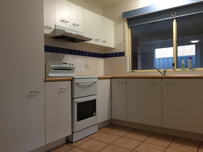 8 Forestgum Gr, Regents Park QLD 4118