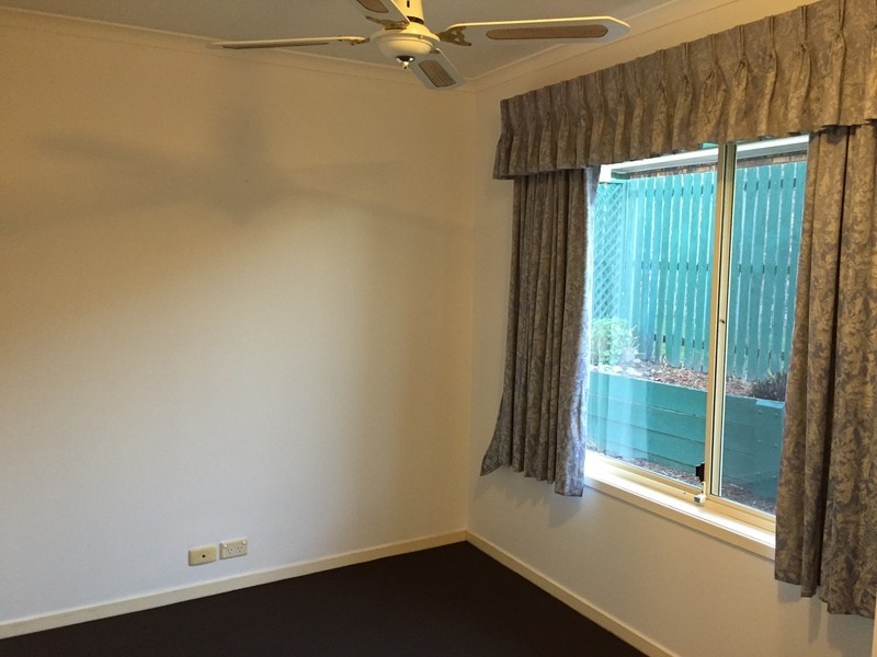 8 Forestgum Gr, Regents Park QLD 4118