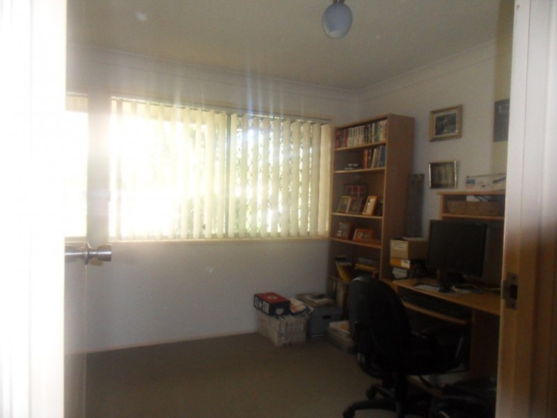 33 lowanna drive, Ashmore QLD 4214