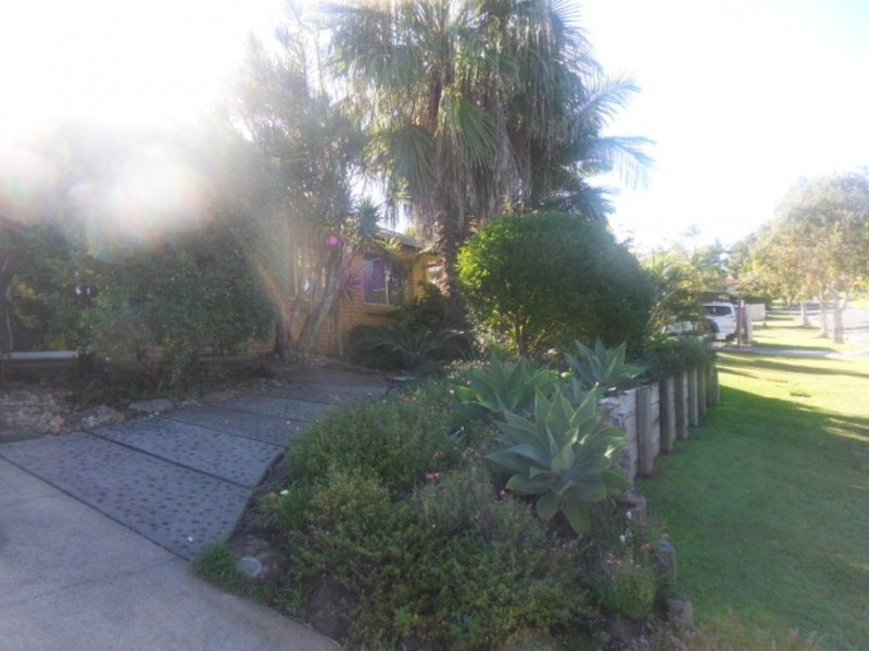 33 lowanna drive, Ashmore QLD 4214