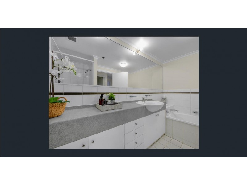 8/27 Harbour Rd, Hamilton QLD 4007
