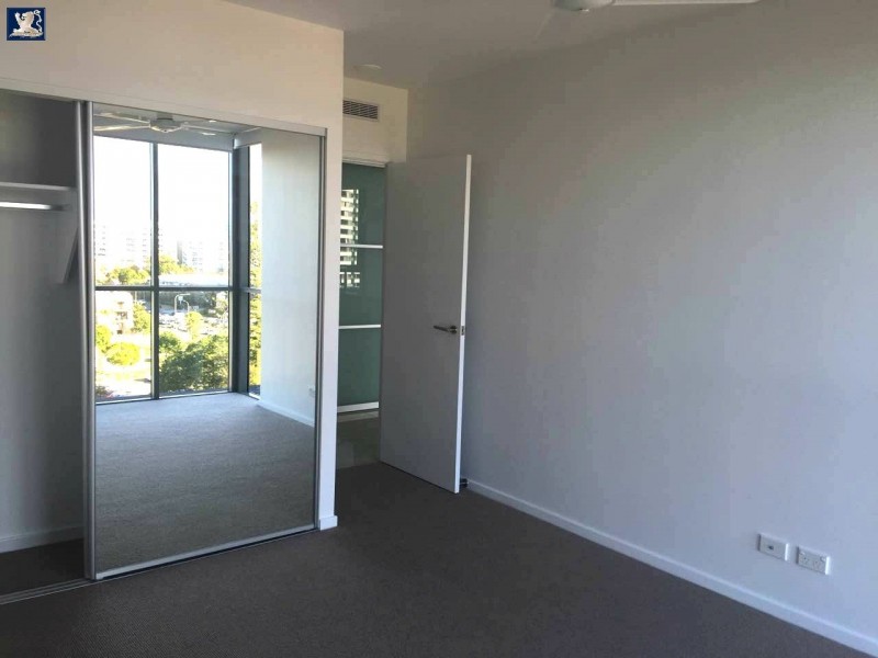 804/378  Marine Parade, Labrador QLD 4215